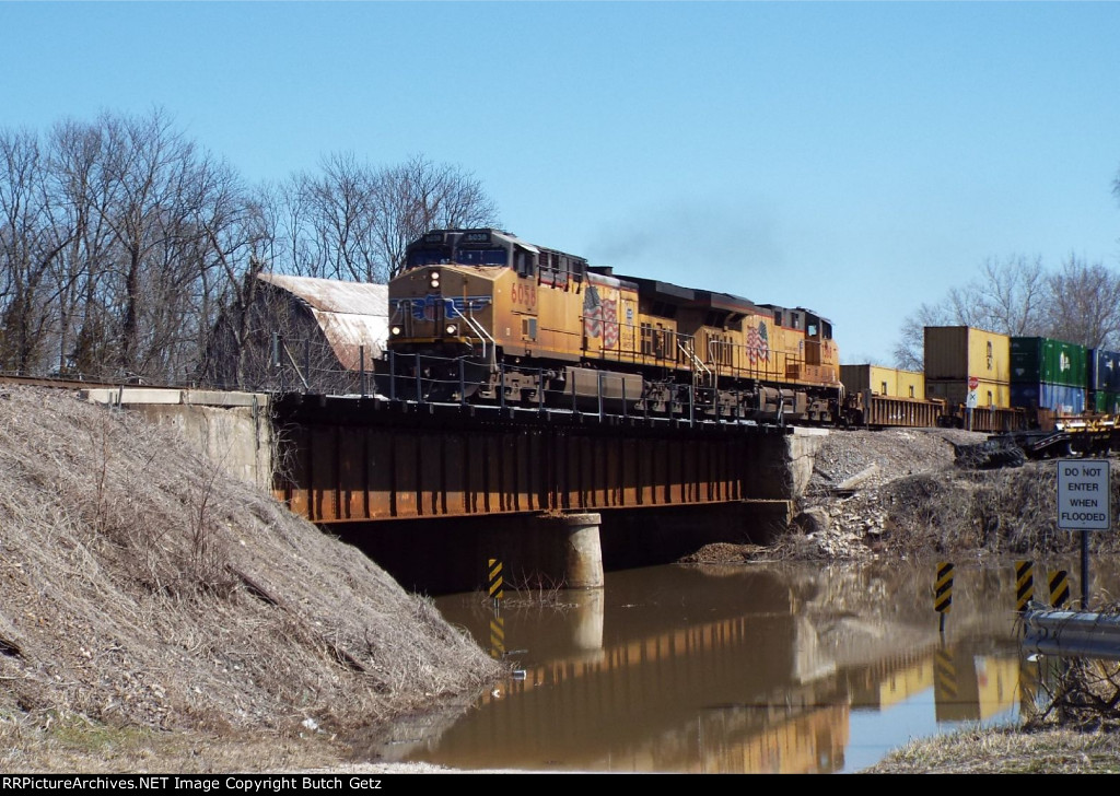 UP 6058 on an intermodal....